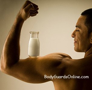 Польза и вред молока для спортивных парней