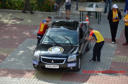 Третий Чемпионат Мира по многоборью телохранителей Ялта 2012 - поиск "взрывных устройств" в автомобиле