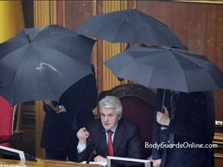Зонты и те кто их носит